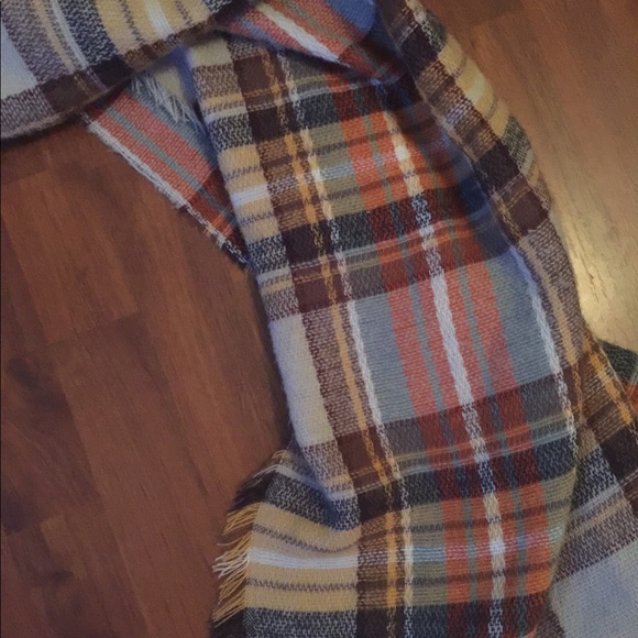 Scarf - Picture 2 of 5